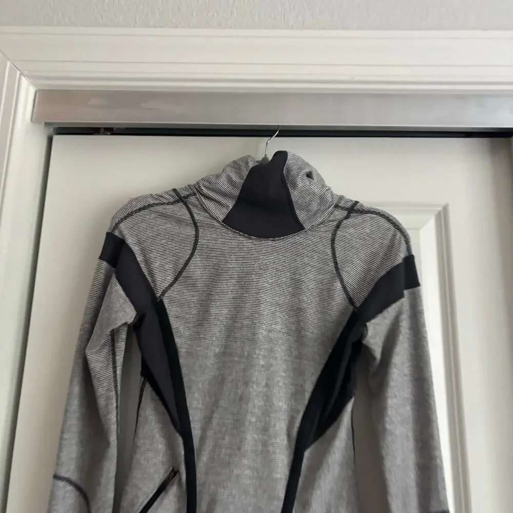 Lululemon Run Turbo 1/2 Zip Jacket 4 Static White Black Striped Thumbholes